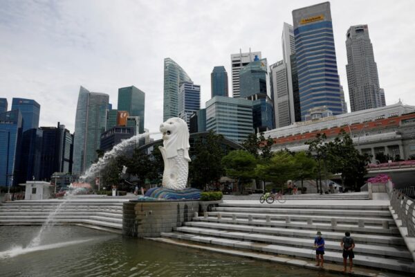 SINGAPURA NAFI LAPORAN 3,500 WARGA ASING KAYA DIBERI KERAKYATAN