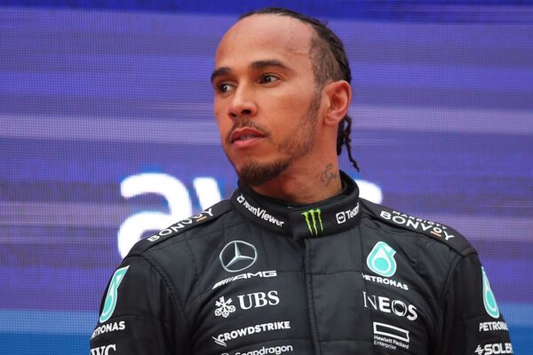 HAMILTON NAFI BENGANG DENGAN MERCEDES