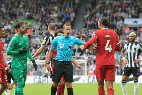 VAN DIJK BERISIKO TERIMA HUKUMAN LEBIH BERAT