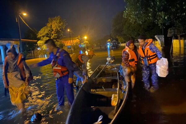 16,333 MANGSA BANJIR DI KELANTAN