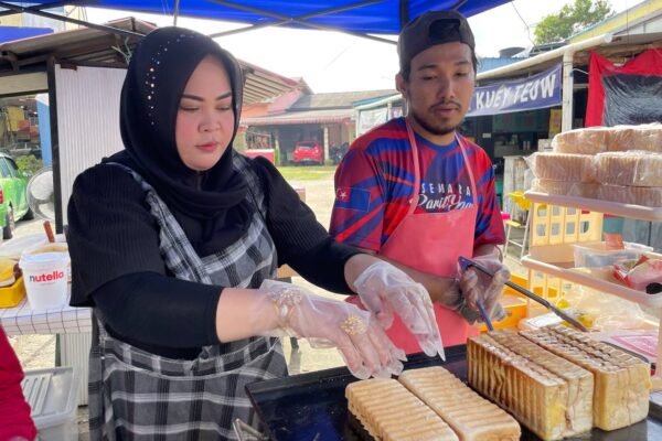 ROTI BAKAR BANDUNG 23 PERISA DIBAKAR ENAM PENJURU