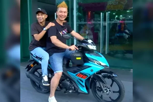 FAISAL HADIAH DERRICK MOTOSIKAL KEDUA