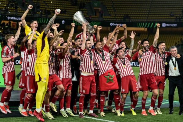 OLYMPIAKOS CIPTA SEJARAH JUARAI LIGA KONFERENS