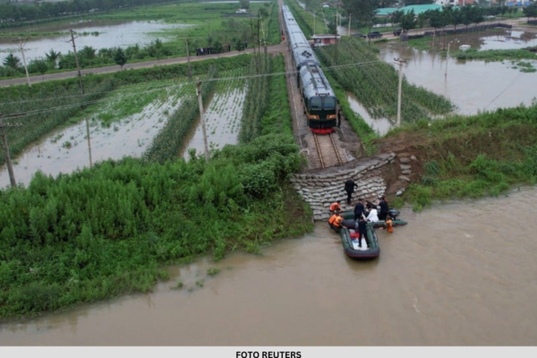 RIBUAN RUMAH, LADANG DI KOREA UTARA DITENGGELAMI BANJIR