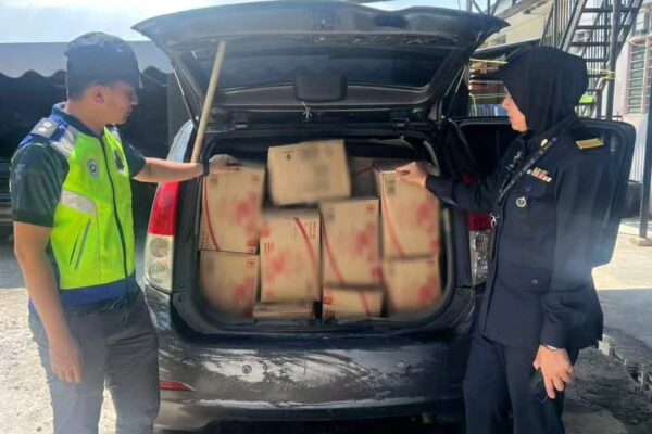 KPDN KELANTAN RAMPAS 765KG MINYAK MASAK BERSUBSIDI