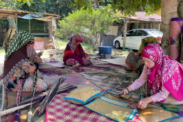 ANYAMAN TIKAR KERCUT SEMAKIN DILUPAKAN