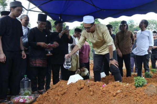 JENAZAH S ATAN SELAMAT DIKEBUMI